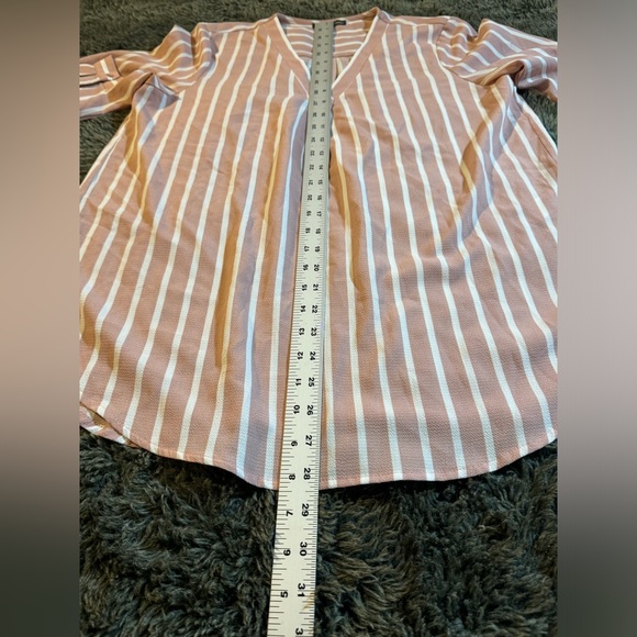 Adrianna Papell peach and white striped long sleeve blouse size small - Picture 6 of 8